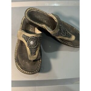 Alegria Women's Vanessa Pewter Thong Sandals 9 Beaded Comfort